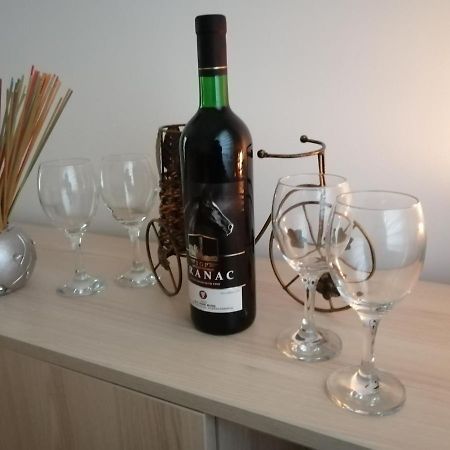 Uzicki-Konaci Apartment อูชิเซ ภายนอก รูปภาพ