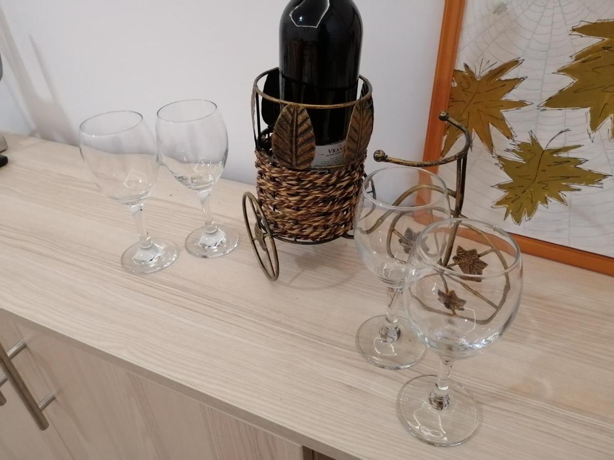 Uzicki-Konaci Apartment อูชิเซ ภายนอก รูปภาพ