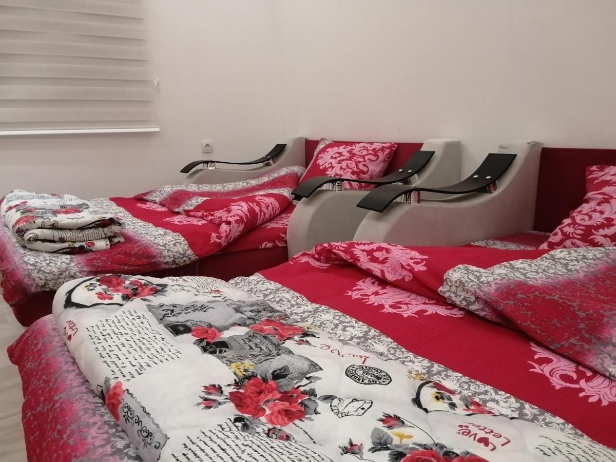 Uzicki-Konaci Apartment อูชิเซ ภายนอก รูปภาพ