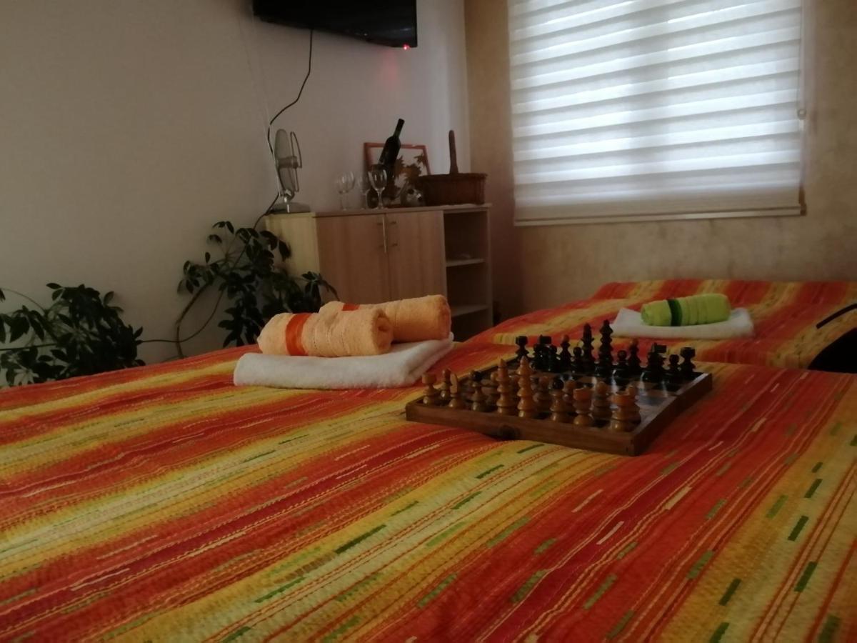 Uzicki-Konaci Apartment อูชิเซ ภายนอก รูปภาพ