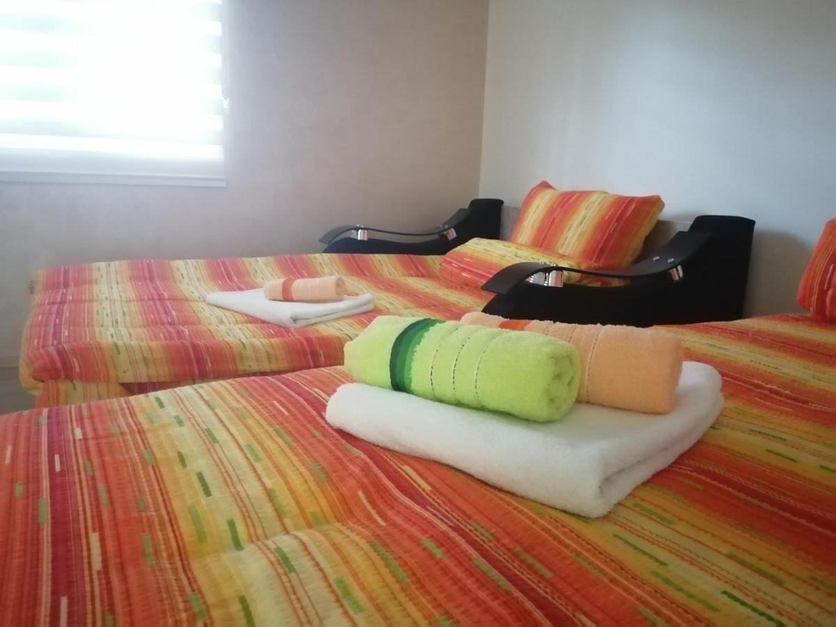Uzicki-Konaci Apartment อูชิเซ ภายนอก รูปภาพ