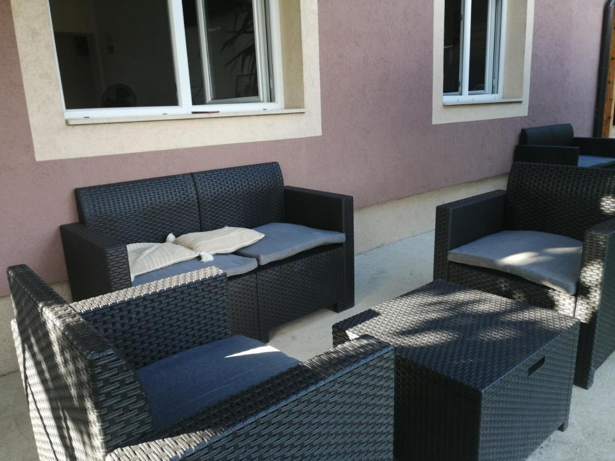 Uzicki-Konaci Apartment อูชิเซ ภายนอก รูปภาพ